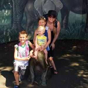 Meet your Posher, Candi